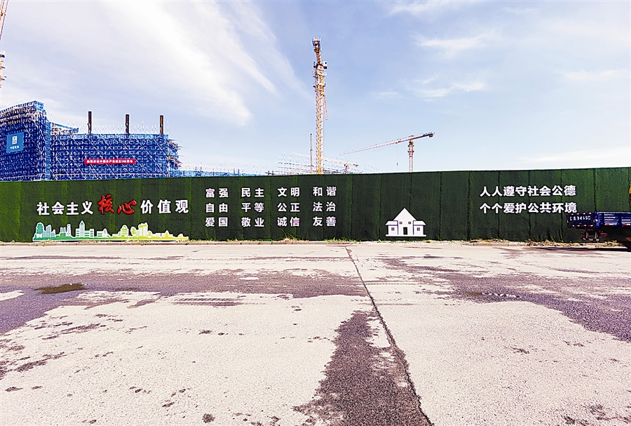 大連的建筑工地在悄悄“變美”